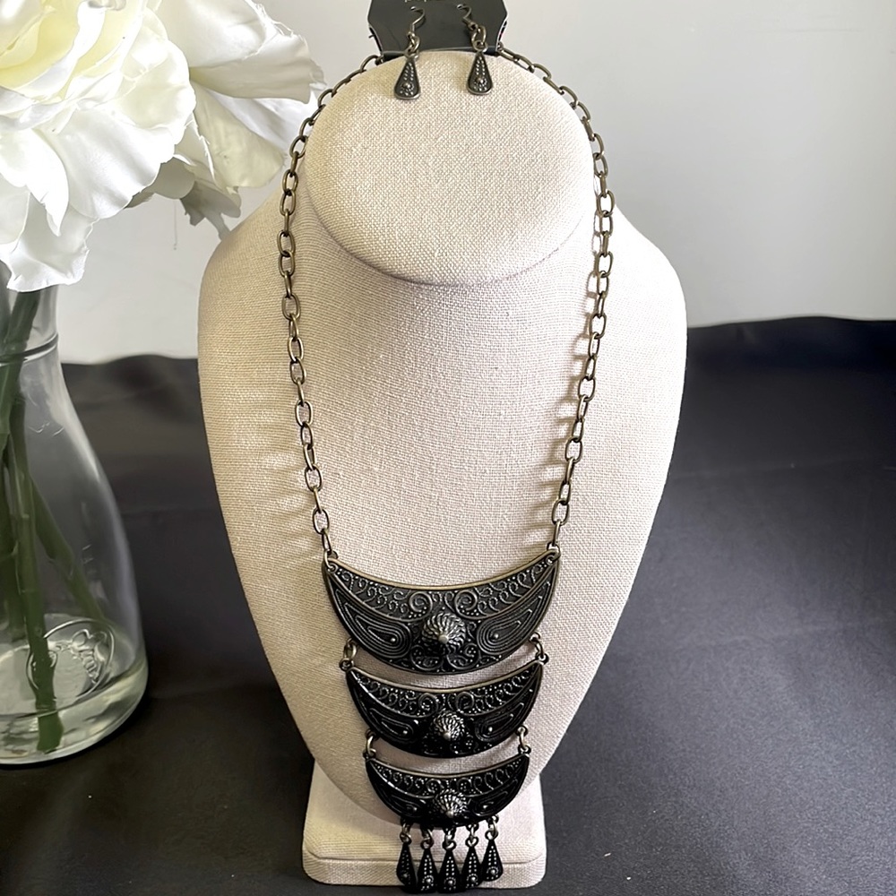 Paparazzi Brass Necklace and Earring Set